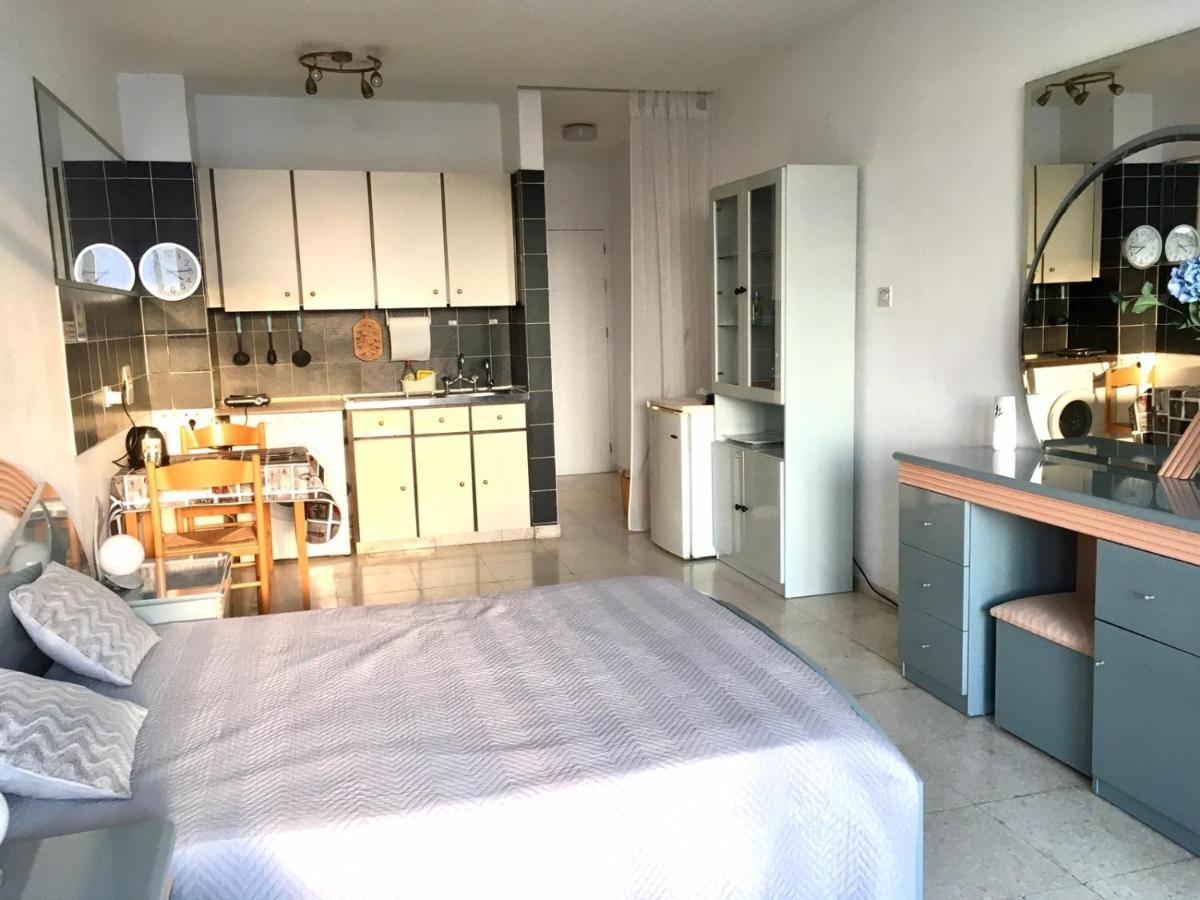 Апартаменты Sunset Seaview Studio Пафос Экстерьер фото