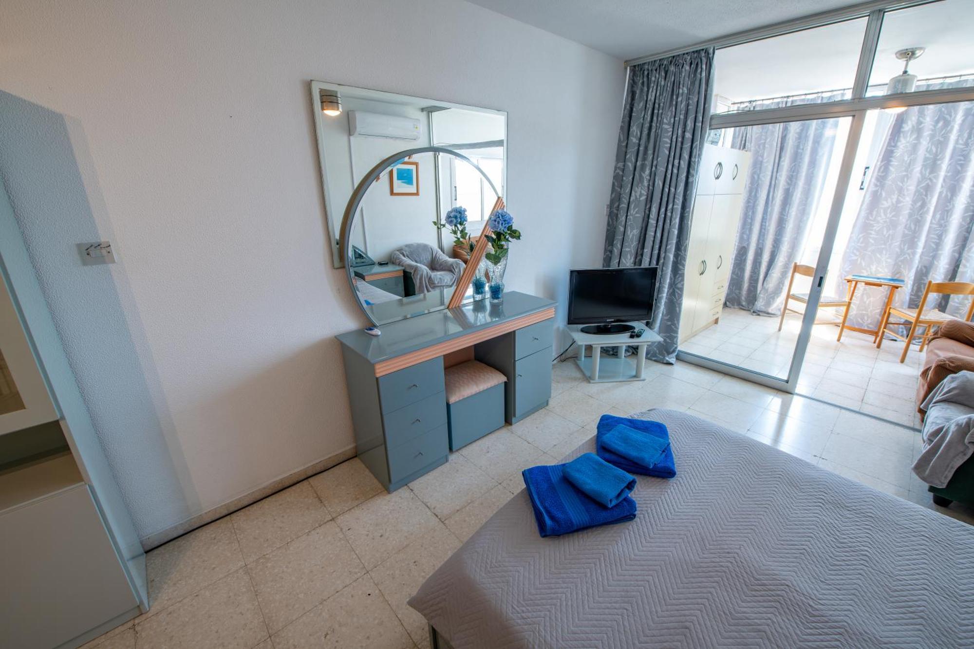 Апартаменты Sunset Seaview Studio Пафос Экстерьер фото